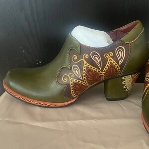 Brand new L’artiste shoe/boots